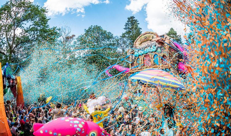 tv2beat's audiovisual production for elrow